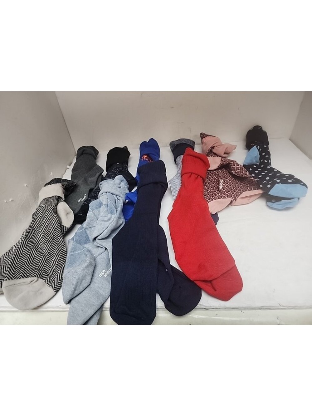 10 Pairs Men's Nice Laundry Socks Assorted Colors And Sizes NWOT